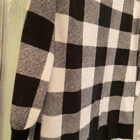 White Birch Womens Geometric Black White Turtle Neck Sweater Size M - Picture 6 of 7